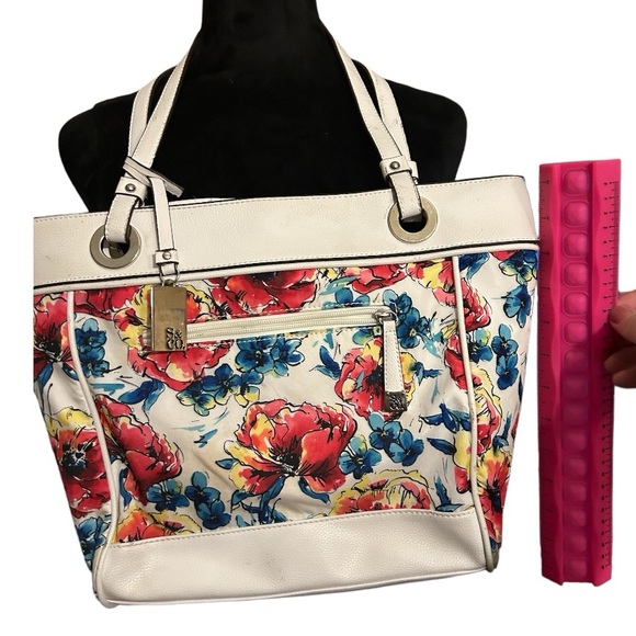 Pretty large white Style & Co floral bag/ purse. Great used condition - Picture 4 of 5
